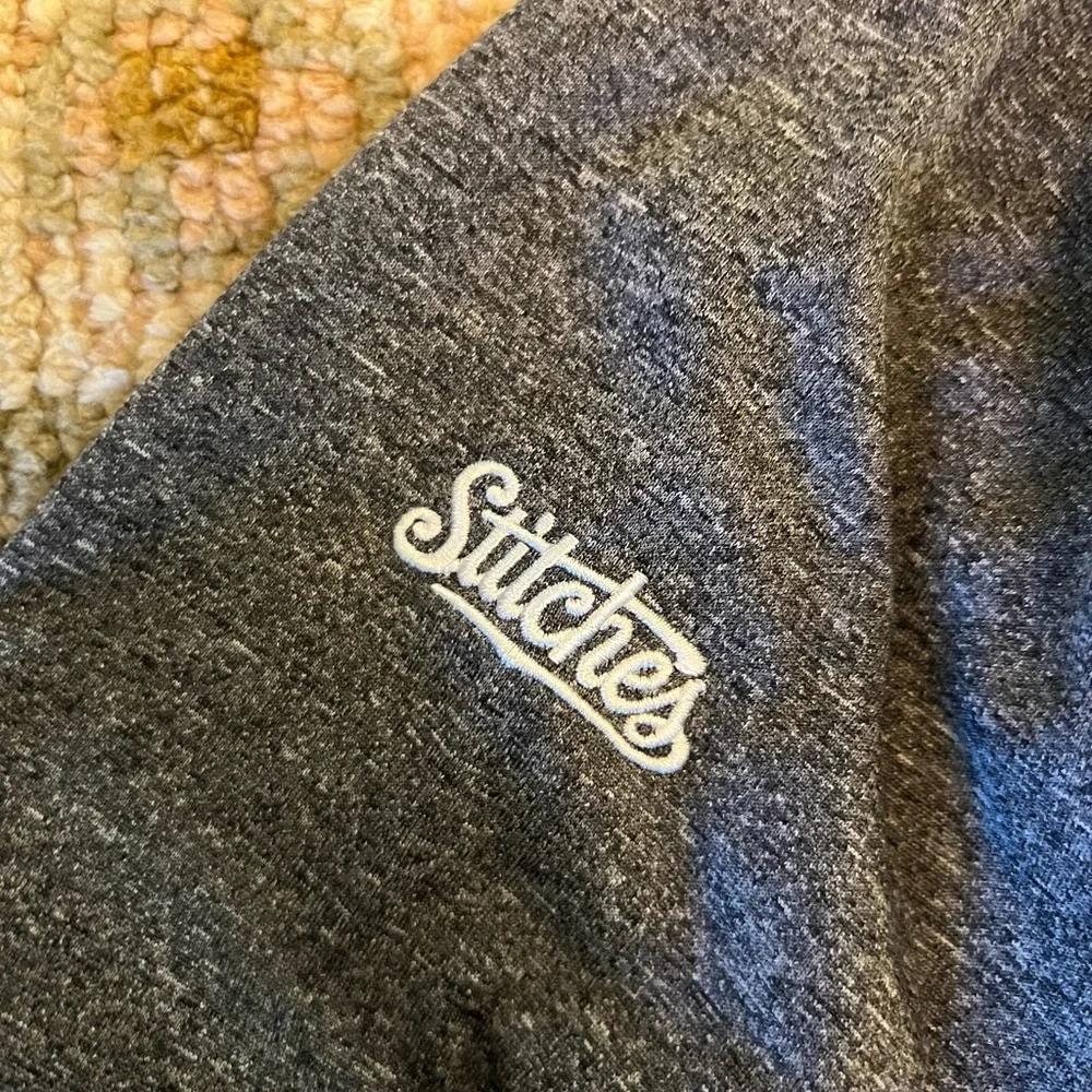 2016 World Series Stitches‎ Pullover Men’s Size Small Color Grey